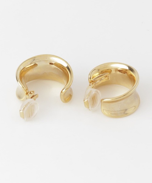 SMELLY（スメリー）の「メタルワイドフープイヤリング（イヤリング・レディース・ゴールド・-）」の6枚目の写真