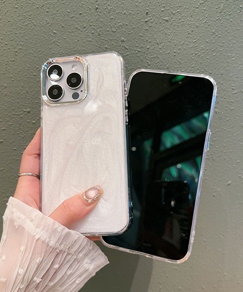 c.u.l（シーユーエル）の「ニュアンスグリッター クリア iPhoneカバー iphoneケース ipc747（スマホケース/カバー・レディース・ホワイト・iPhone 14/iPhone 14 Pro/iPhone 15/iPhone 15 Pro/iPhone 16/iPhone 16 Pro/iPhone 17）」の4枚目の写真