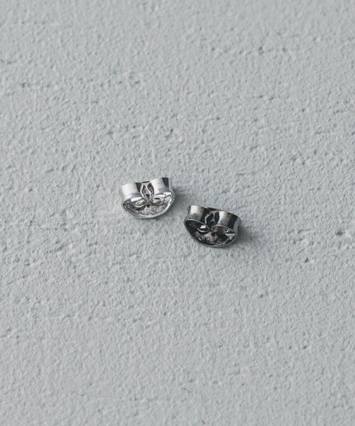 and cloud(アンドクラウド)の「Minimum Heart Pierce / Single(ピアス(片耳用)・レディース・シルバー/ブラック・FREE)」の5枚目の写真