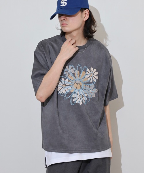 ATELANE フェイクスウェード フラワー 刺繍デザイン Tシャツ（T