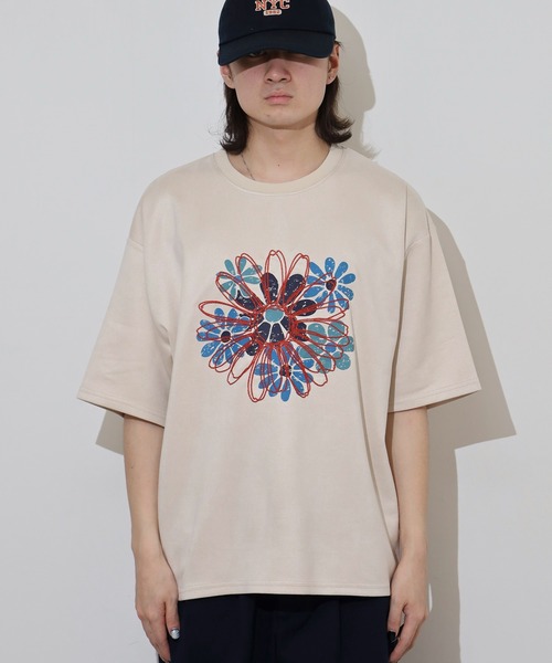 ATELANE(アテレーン)の「ATELANE フェイクスウェード フラワー 刺繍デザイン Tシャツ(Tシャツ/カットソー・メンズ・アイボリー/グレー・L/M)」の19枚目の写真