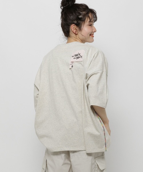 WIGGLE WIGGLE（ウィグルウィグル）の「【wiggle wiggle(ウィグルウィグル)】コラボモチーフTシャツ（Tシャツ/カットソー・レディース・チャコール/ブルー/ナチュラル/オフホワイト・LARGE/MEDIUM）」の3枚目の写真