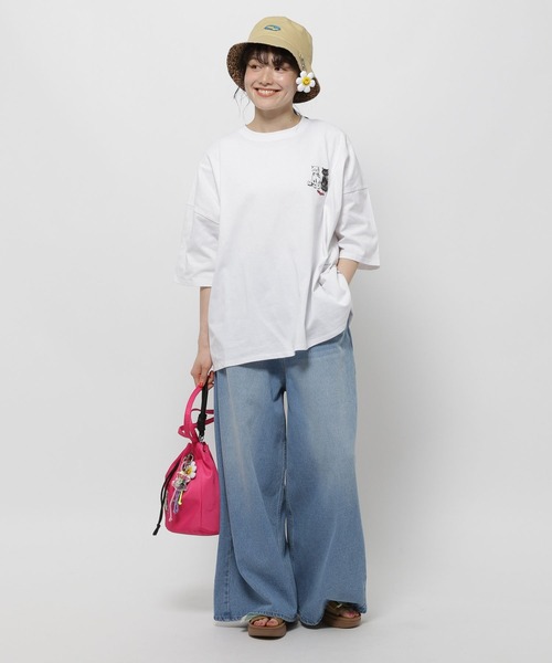 WIGGLE WIGGLE（ウィグルウィグル）の「【wiggle wiggle(ウィグルウィグル)】コラボモチーフTシャツ（Tシャツ/カットソー・レディース・チャコール/ブルー/ナチュラル/オフホワイト・LARGE/MEDIUM）」の5枚目の写真