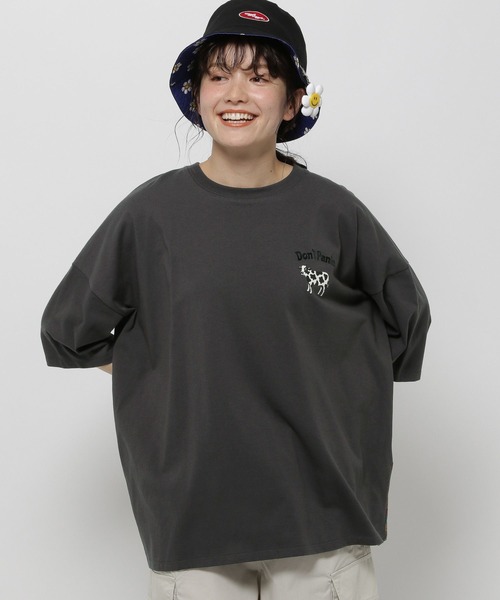 WIGGLE WIGGLE（ウィグルウィグル）の「【wiggle wiggle(ウィグルウィグル)】コラボモチーフTシャツ（Tシャツ/カットソー・レディース・チャコール/ブルー/ナチュラル/オフホワイト・LARGE/MEDIUM）」の12枚目の写真