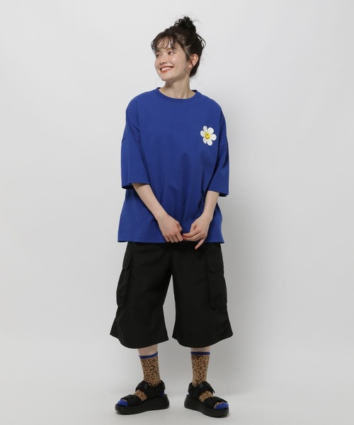 WIGGLE WIGGLE（ウィグルウィグル）の「【wiggle wiggle(ウィグルウィグル)】コラボモチーフTシャツ（Tシャツ/カットソー・レディース・チャコール/ブルー/ナチュラル/オフホワイト・LARGE/MEDIUM）」の16枚目の写真