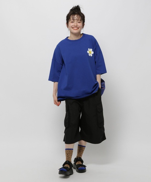 WIGGLE WIGGLE（ウィグルウィグル）の「【wiggle wiggle(ウィグルウィグル)】コラボモチーフTシャツ（Tシャツ/カットソー・レディース・チャコール/ブルー/ナチュラル/オフホワイト・LARGE/MEDIUM）」の17枚目の写真