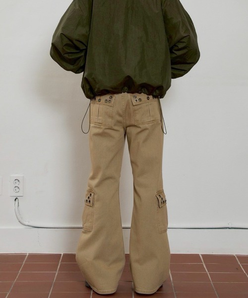 ESC STUDIO（イーエスシースタジオ）の「【ESC STUDIO】eyelet denim bootcut pants / 【イーエスシースタジオ】アイレットブーツカットデニムパンツ（デニムパンツ・メンズ・ブラック/ベージュ・S/M）」の17枚目の写真