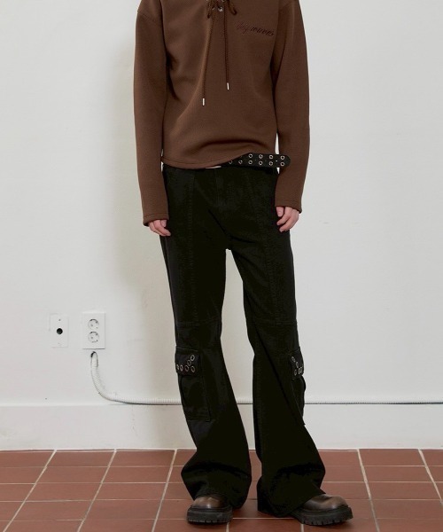 ESC STUDIO（イーエスシースタジオ）の「【ESC STUDIO】eyelet denim bootcut pants / 【イーエスシースタジオ】アイレットブーツカットデニムパンツ（デニムパンツ・メンズ・ブラック/ベージュ・S/M）」の4枚目の写真