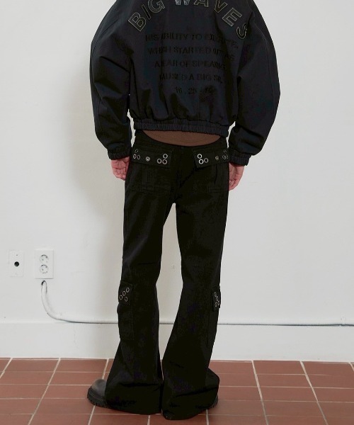 ESC STUDIO（イーエスシースタジオ）の「【ESC STUDIO】eyelet denim bootcut pants / 【イーエスシースタジオ】アイレットブーツカットデニムパンツ（デニムパンツ・メンズ・ブラック/ベージュ・S/M）」の7枚目の写真