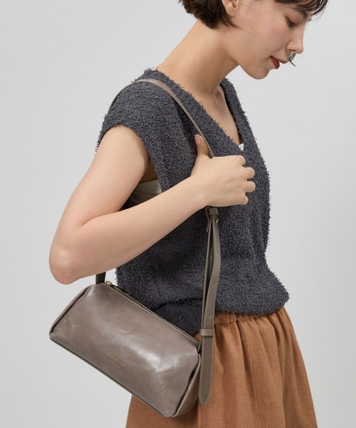 CHRISTIAN VILLA（クリスチャンヴィラ）の「【CHRISTIAN VILLA】WIDE BAG（ショルダーバッグ・レディース・ブラック/オリーブ・フリー）」の4枚目の写真