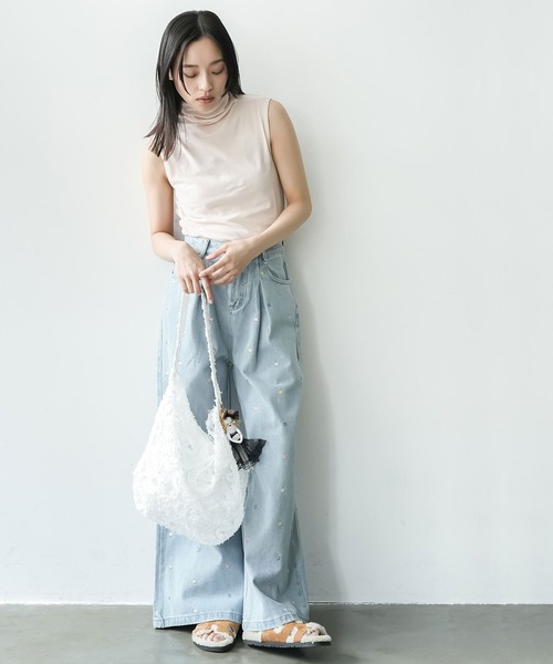 mili an deni(ミリアンデニ)の「コードレースショルダーバッグ(ショルダーバッグ・レディース・オフホワイト/ブラック・F)」の14枚目の写真
