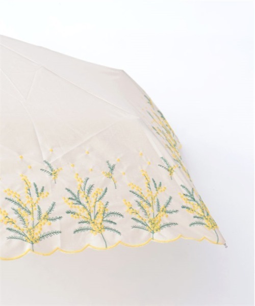 axes femme（アクシーズファム）の「ミモザ刺繍晴雨兼用折傘（折りたたみ傘・レディース・キナリ・FREE）」の11枚目の写真