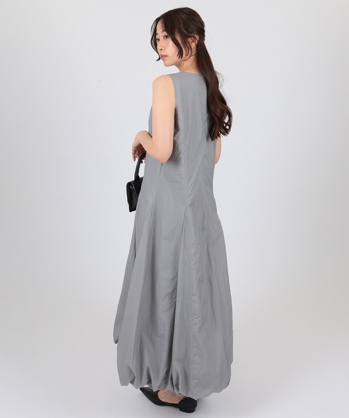 SUWDEE(スーディー)の「sleeveless drawstring balloon dress(ワンピース・レディース・ブラック/グレー・FREE)」の6枚目の写真