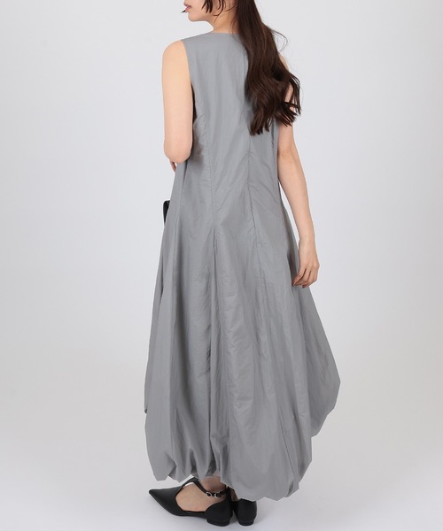 SUWDEE(スーディー)の「sleeveless drawstring balloon dress(ワンピース・レディース・ブラック/グレー・FREE)」の10枚目の写真