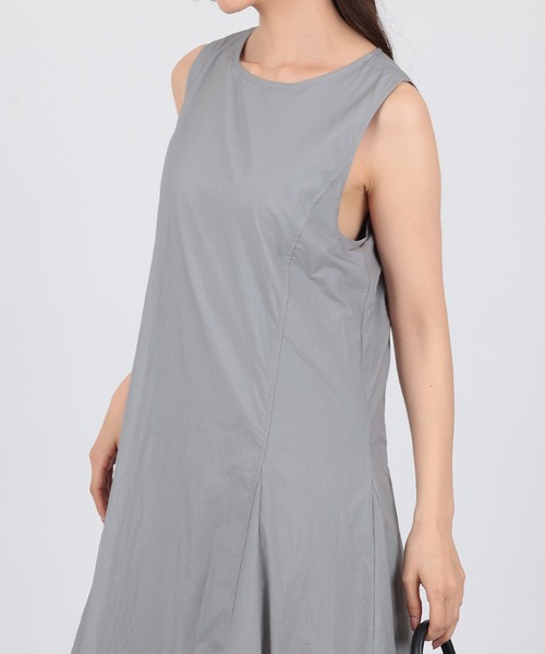 SUWDEE(スーディー)の「sleeveless drawstring balloon dress(ワンピース・レディース・ブラック/グレー・FREE)」の11枚目の写真