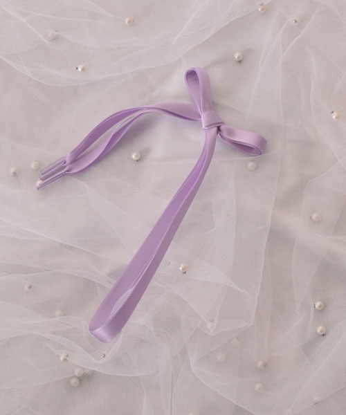 VIBGYOR Women（ヴィブジョー　ウィメン）の「【float】《推し活/推しカラー/メンカラ》細 サテン リボン 靴紐【9色展開】（シューズアクセサリー・レディース・スモークピンク/スカイブルー/ホワイト/ブラック/オフホワイト/グレー/ベビーピンク/ライトパープル/ラベンダー・FREE）」の7枚目の写真