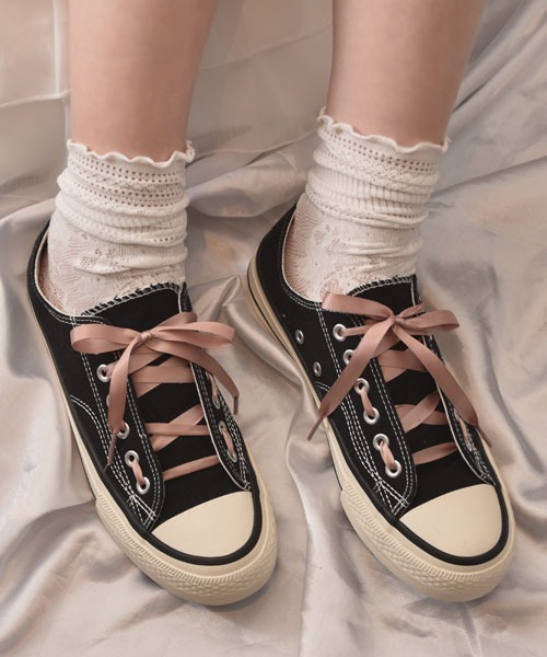 VIBGYOR Women（ヴィブジョー　ウィメン）の「【float】《推し活/推しカラー/メンカラ》細 サテン リボン 靴紐【9色展開】（シューズアクセサリー・レディース・スモークピンク/スカイブルー/ホワイト/ブラック/オフホワイト/グレー/ベビーピンク/ライトパープル/ラベンダー・FREE）」の9枚目の写真