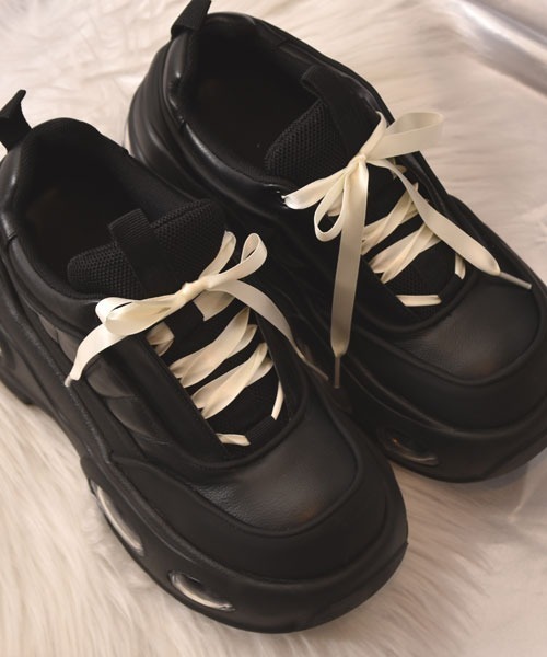 VIBGYOR Women（ヴィブジョー　ウィメン）の「【float】《推し活/推しカラー/メンカラ》細 サテン リボン 靴紐【9色展開】（シューズアクセサリー・レディース・スモークピンク/スカイブルー/ホワイト/ブラック/オフホワイト/グレー/ベビーピンク/ライトパープル/ラベンダー・FREE）」の11枚目の写真