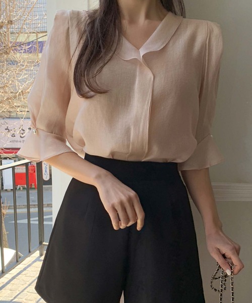 Doula Doula（ドゥーラドゥーラ）の「Vネックフリルブラウス（シャツ/ブラウス・レディース・ピンク/ホワイト/ネイビー・FREE）」の15枚目の写真