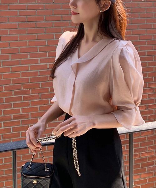 Doula Doula（ドゥーラドゥーラ）の「Vネックフリルブラウス（シャツ/ブラウス・レディース・ピンク/ホワイト/ネイビー・FREE）」の13枚目の写真