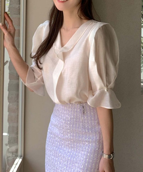 Doula Doula（ドゥーラドゥーラ）の「Vネックフリルブラウス（シャツ/ブラウス・レディース・ピンク/ホワイト/ネイビー・FREE）」の21枚目の写真