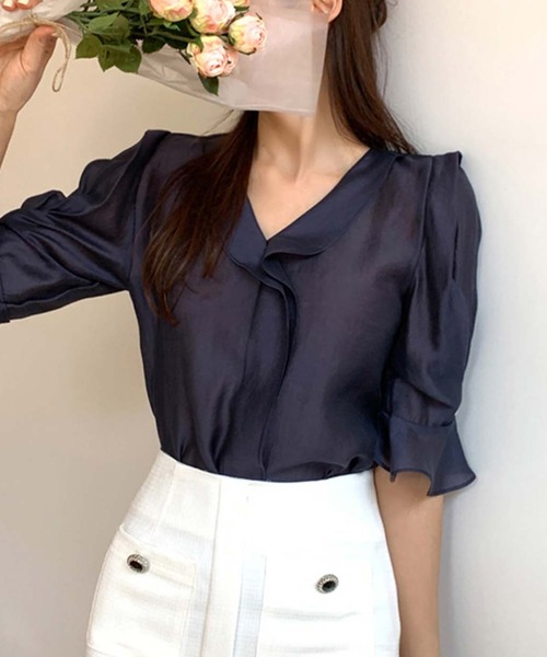 Doula Doula（ドゥーラドゥーラ）の「Vネックフリルブラウス（シャツ/ブラウス・レディース・ピンク/ホワイト/ネイビー・FREE）」の9枚目の写真