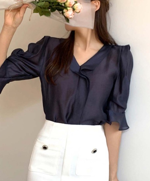 Doula Doula（ドゥーラドゥーラ）の「Vネックフリルブラウス（シャツ/ブラウス・レディース・ピンク/ホワイト/ネイビー・FREE）」の7枚目の写真