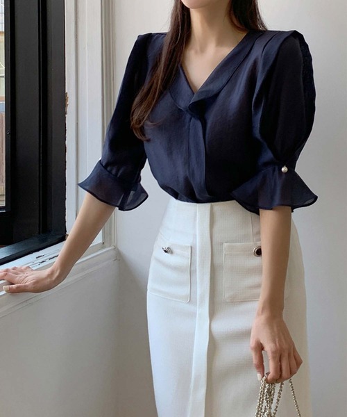 Doula Doula（ドゥーラドゥーラ）の「Vネックフリルブラウス（シャツ/ブラウス・レディース・ピンク/ホワイト/ネイビー・FREE）」の4枚目の写真