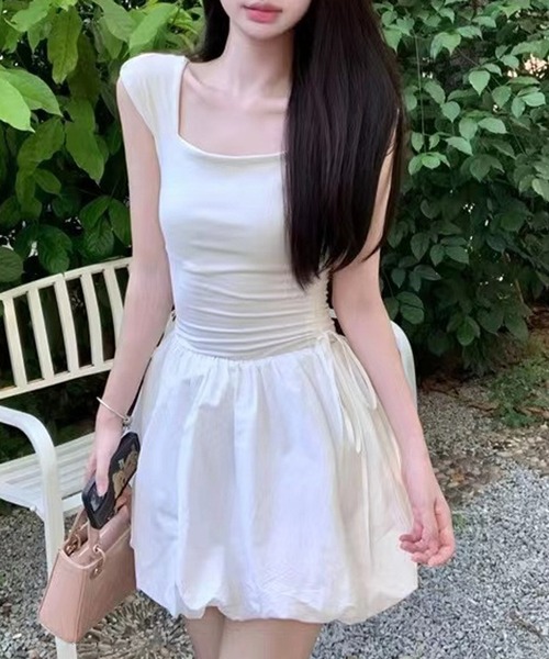 Nia(ニア)の「Nia(ニア)/バルーンシルエット ミニワンピース(ワンピース・レディース・ホワイト/ブラック・SMALL/MEDIUM)」の3枚目の写真