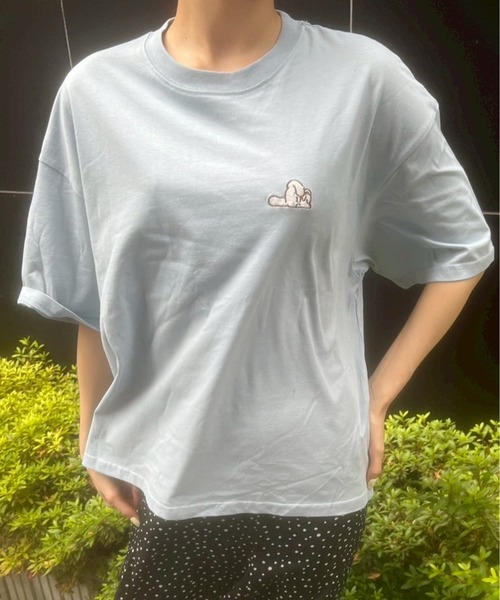 sanrio(サンリオ)の「【Sanrio/サンリオ】天竺 WIDEシルエット ワンポイント刺繍/プリント/レトロ 半袖Tシャツ(Tシャツ/カットソー・レディース・レッド系/ライトグリーン/ブラック/サックスブルー/イエロー/ネイビー/ライトピンク/オートミール・M/L)」の5枚目の写真