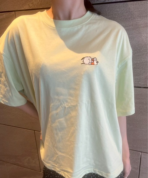 sanrio(サンリオ)の「【Sanrio/サンリオ】天竺 WIDEシルエット ワンポイント刺繍/プリント/レトロ 半袖Tシャツ(Tシャツ/カットソー・レディース・レッド系/ライトグリーン/ブラック/サックスブルー/イエロー/ネイビー/ライトピンク/オートミール・M/L)」の3枚目の写真