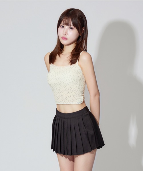 ALLuRing ChaRm(アリュリングチャーム)の「Floral Frills Camisole / 花柄フリルキャミソール 小花柄 カップ付(キャミソール・レディース・ブラック/ホワイト・FREE)」の14枚目の写真