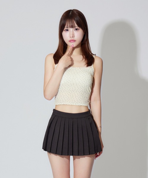 ALLuRing ChaRm(アリュリングチャーム)の「Floral Frills Camisole / 花柄フリルキャミソール 小花柄 カップ付(キャミソール・レディース・ブラック/ホワイト・FREE)」の12枚目の写真