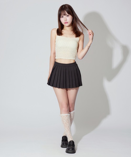 ALLuRing ChaRm(アリュリングチャーム)の「Floral Frills Camisole / 花柄フリルキャミソール 小花柄 カップ付(キャミソール・レディース・ブラック/ホワイト・FREE)」の18枚目の写真