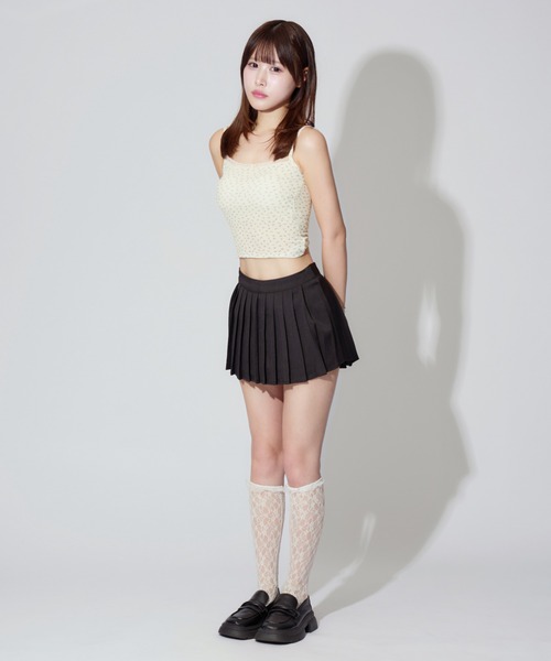 ALLuRing ChaRm(アリュリングチャーム)の「Floral Frills Camisole / 花柄フリルキャミソール 小花柄 カップ付(キャミソール・レディース・ブラック/ホワイト・FREE)」の19枚目の写真