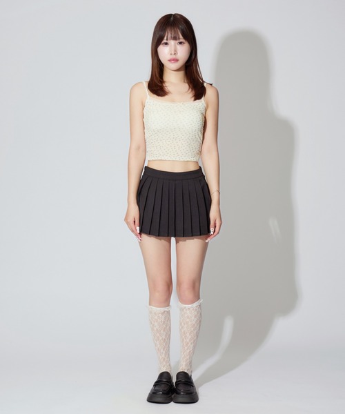 ALLuRing ChaRm(アリュリングチャーム)の「Floral Frills Camisole / 花柄フリルキャミソール 小花柄 カップ付(キャミソール・レディース・ブラック/ホワイト・FREE)」の16枚目の写真