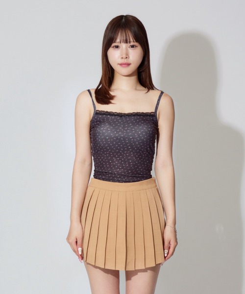ALLuRing ChaRm(アリュリングチャーム)の「Floral Frills Camisole / 花柄フリルキャミソール 小花柄 カップ付(キャミソール・レディース・ブラック/ホワイト・FREE)」の21枚目の写真