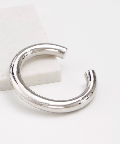 LINFA　（リンファ）の「シンプル　ボリュームメタルバングル（バングル/リストバンド・レディース・ゴールド/シルバー・FREE）」の8枚目の写真