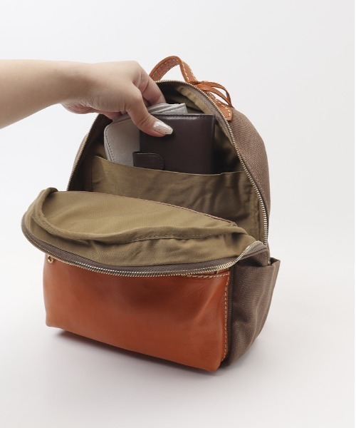 zucchero（ズッケロ）の「zucchero キャンバスxカウレザー リュック（バックパック/リュック・レディース・ブラウン/ネイビー/カーキ・FREE）」の11枚目の写真