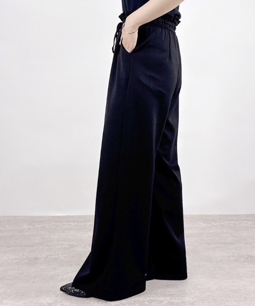 CLOTHY(クロシィ)の「【キレイめ×スウェットstyle☆】ウエストフリルスウェットワイドパンツ(スウェットパンツ・レディース・ブラック/グレー・MEDIUM)」の22枚目の写真