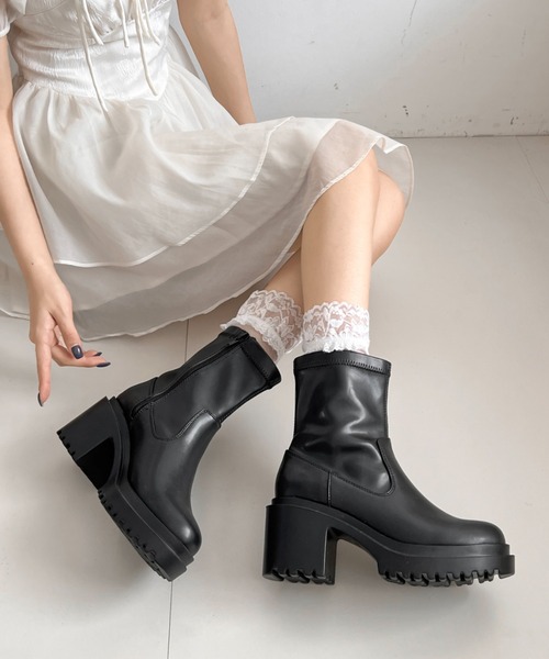 Shoes in Closet(シューズインクローゼット)の「軽量厚底 ヒールアップ フィット ストレッチ ショートブーツ 2643(ブーツ・レディース・ダークブラウン/ブラック/ブラック系8・M/L/S/LL)」の7枚目の写真