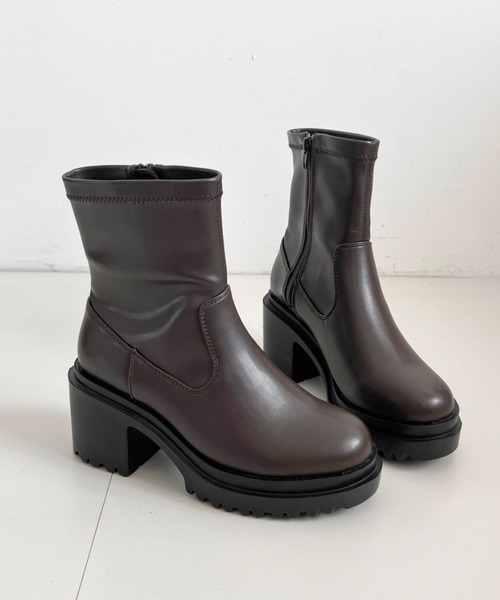 Shoes in Closet(シューズインクローゼット)の「軽量厚底 ヒールアップ フィット ストレッチ ショートブーツ 2643(ブーツ・レディース・ダークブラウン/ブラック/ブラック系8・M/L/S/LL)」の18枚目の写真