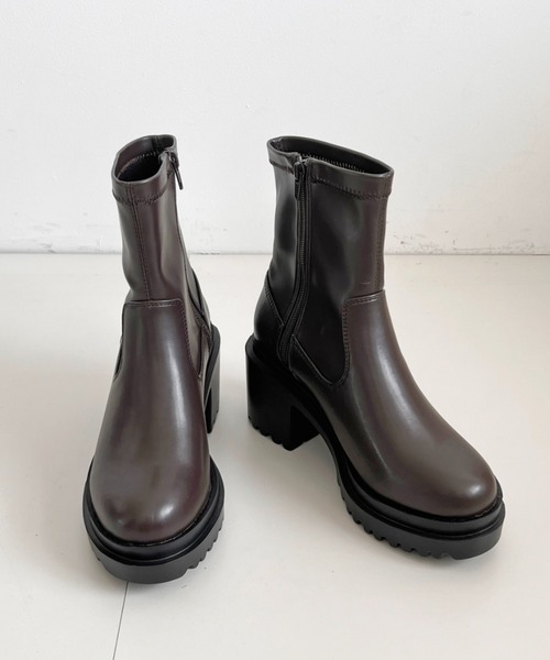 Shoes in Closet(シューズインクローゼット)の「軽量厚底 ヒールアップ フィット ストレッチ ショートブーツ 2643(ブーツ・レディース・ダークブラウン/ブラック/ブラック系8・M/L/S/LL)」の19枚目の写真
