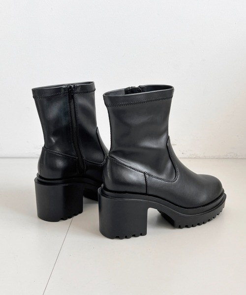 Shoes in Closet(シューズインクローゼット)の「軽量厚底 ヒールアップ フィット ストレッチ ショートブーツ 2643(ブーツ・レディース・ダークブラウン/ブラック/ブラック系8・M/L/S/LL)」の9枚目の写真