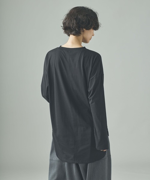 Curensology（カレンソロジー）の「Curensology(カレンソロジー)/シャツテイルロングTシャツ（Tシャツ/カットソー・レディース・ブラック/ホワイト・FREE）」の14枚目の写真