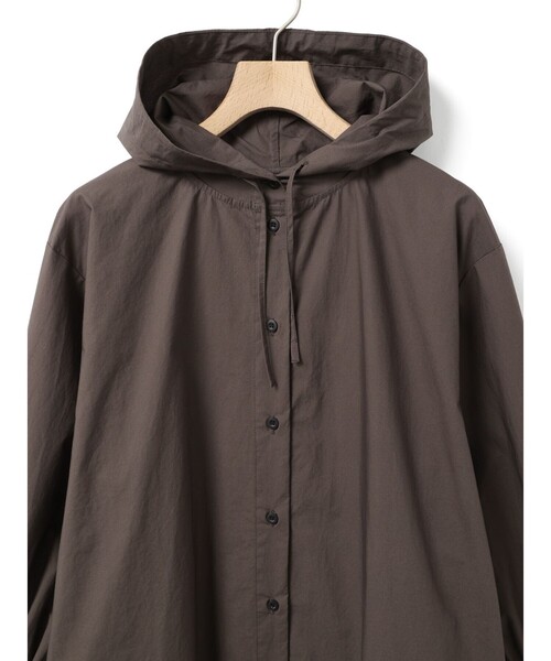 MidiUmi（ミディウミ）の「MidiUmi フード付きシャツワンピース（ワンピース・レディース・チャコールグレー/ベージュ/ブラック・FREE）」の16枚目の写真