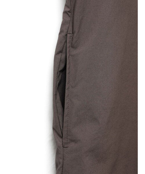 MidiUmi（ミディウミ）の「MidiUmi フード付きシャツワンピース（ワンピース・レディース・チャコールグレー/ベージュ/ブラック・FREE）」の18枚目の写真