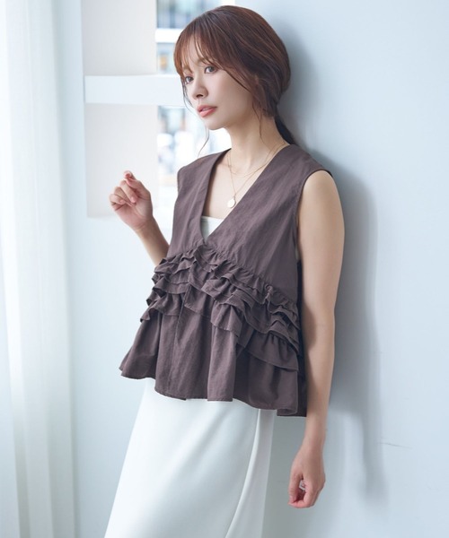 mysty woman（ミスティウーマン）の「フリルジレ 581427（ベスト・レディース・ブラック/ブラウン/ベージュ・FREE）」の9枚目の写真