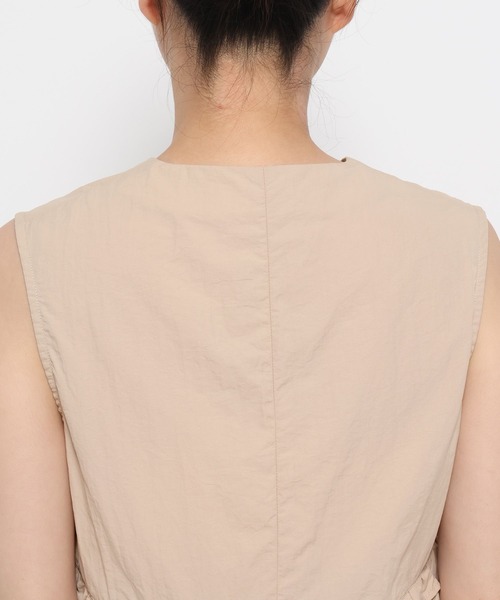 mysty woman（ミスティウーマン）の「フリルジレ 581427（ベスト・レディース・ブラック/ブラウン/ベージュ・FREE）」の22枚目の写真