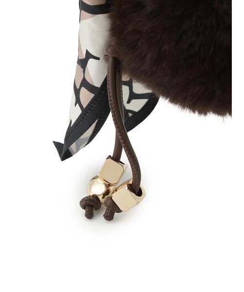 FRAY I.D（フレイアイディー）の「ファー&スカーフチャーム（キーケース/キーアクセサリー・レディース・イエロー/ベージュ/ラベンダー/ブラウン・F）」の14枚目の写真